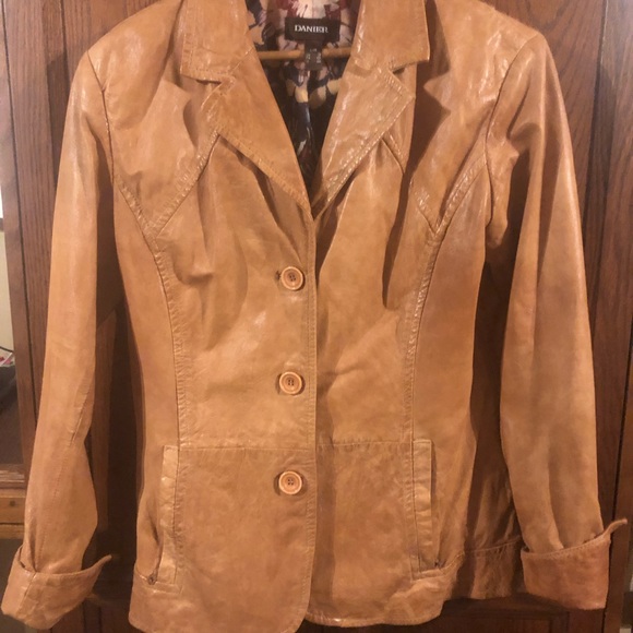 Danier leather jacket - Picture 4 of 5